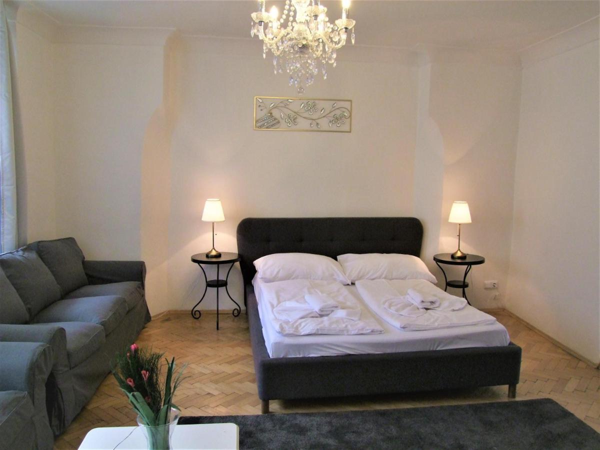 Apartment Charles Bridge Prag